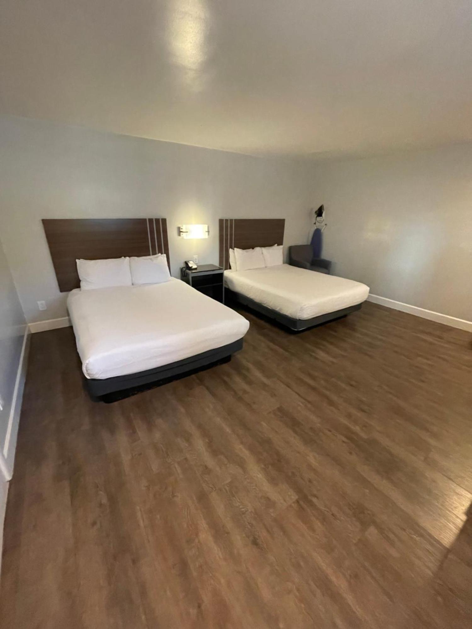 Stargazer Inn And Suites Монтерей Экстерьер фото