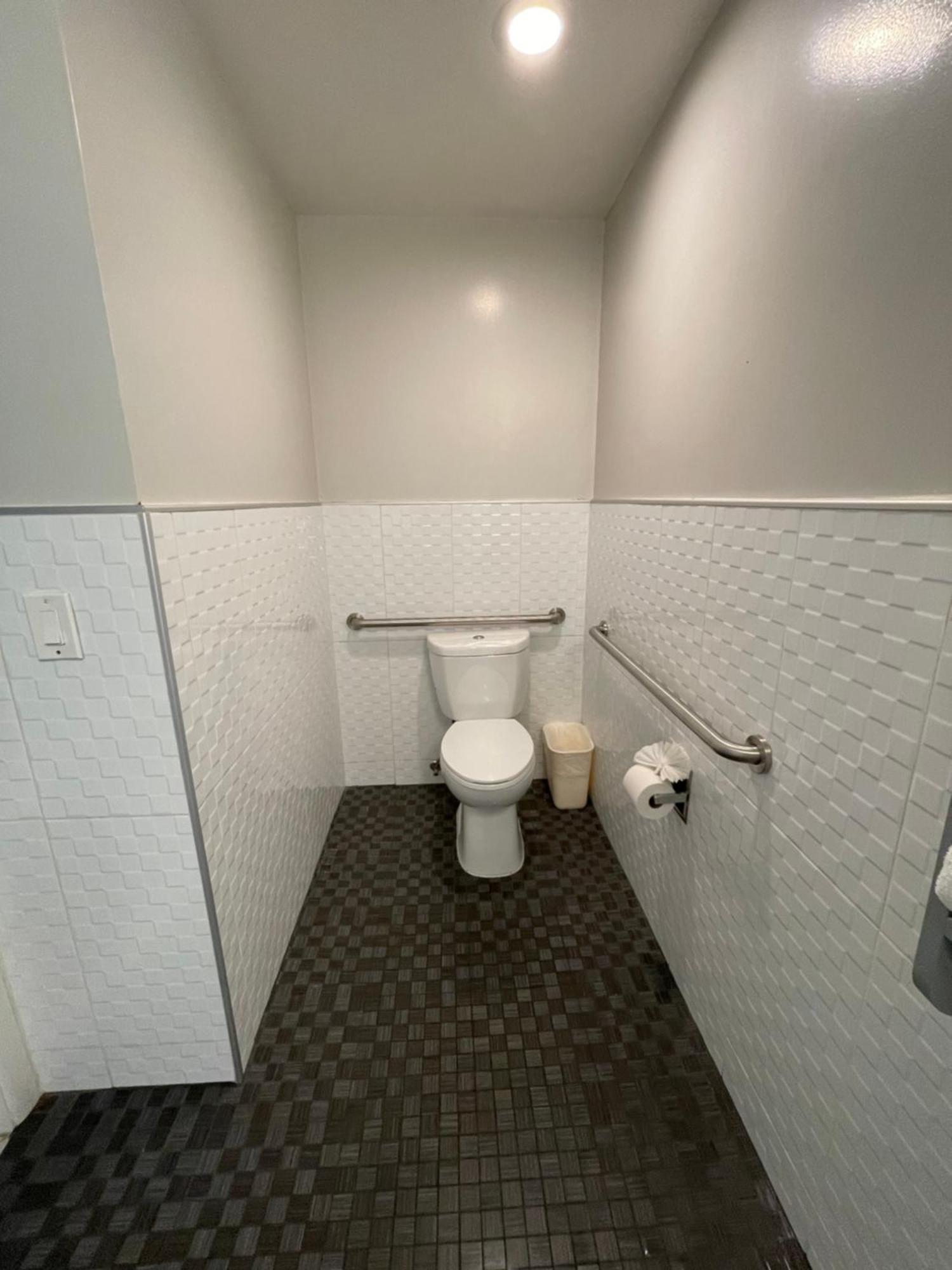 Stargazer Inn And Suites Монтерей Экстерьер фото